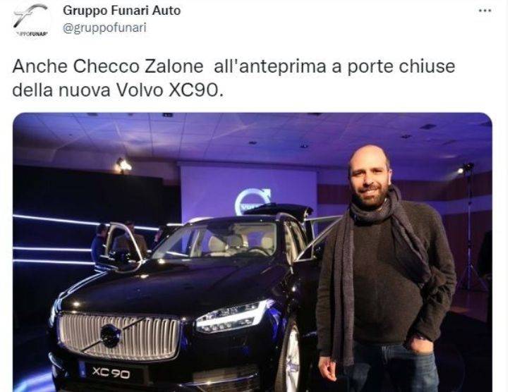 Checco Zalone a un'anteprima della sua Volvo | Web Source