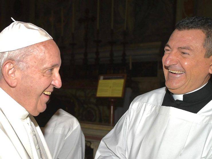 L'ex conduttore di Linea Verde con il Papa | Web Source