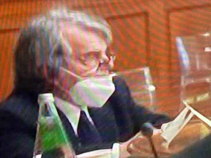 Il ministro Brunetta con la mascherina sotto il naso | Web Source