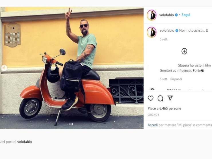 Fabio Volo motociclista (Instagram) 13.7.2022 newstv