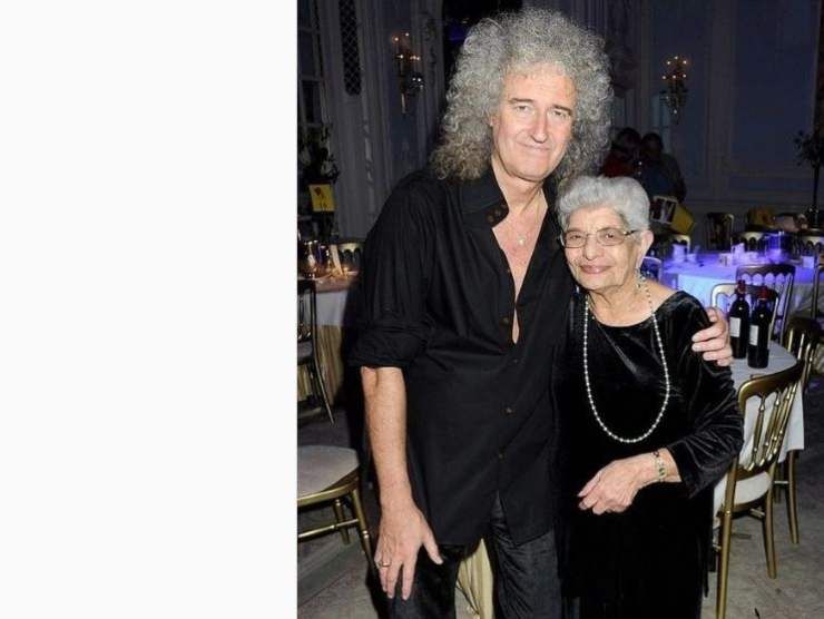 Brian May con la mamma di Freddie Mercury (Instagram) 2.8.2022 newstv