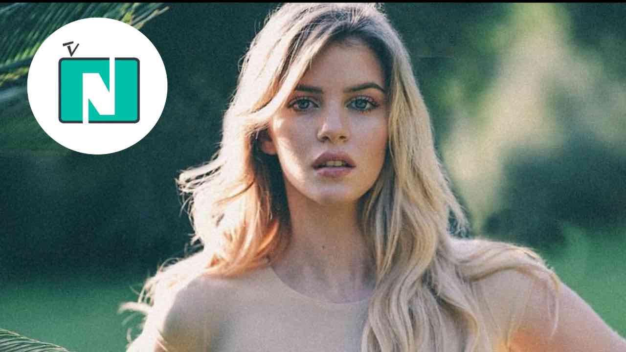 Sara Croce Vestita Anche Pi Sensuale Chiudi Pieno Di Guardoni 