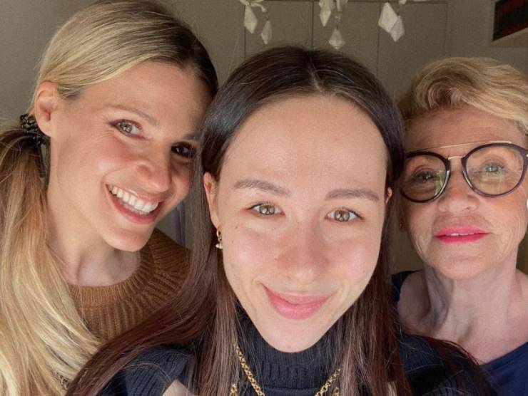 Aurora Ramazzotti, Michelle Hunziker e nonna Ineke (web source)