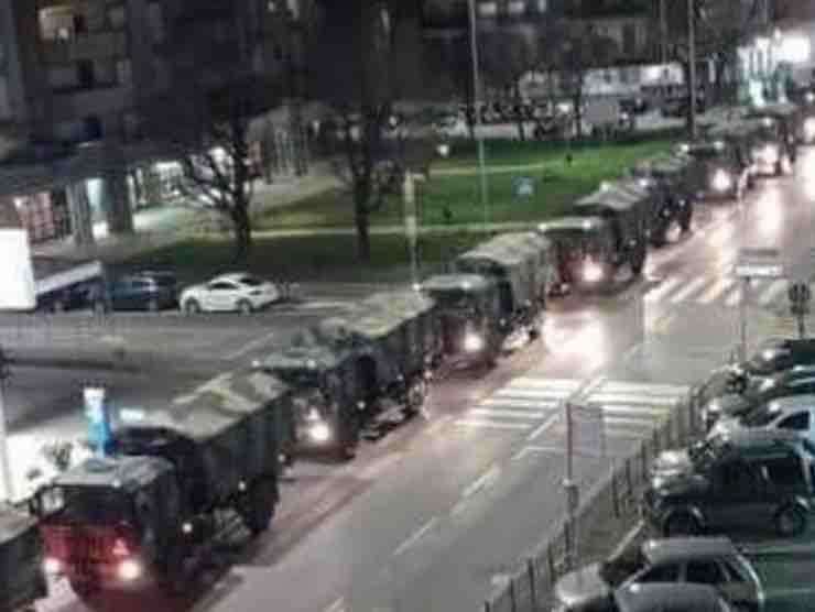 I camion militari trasportano i morti di Bergamo | Web Source