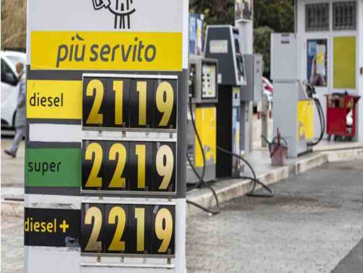 Benzina e diesel costano sempre di più | Web Source