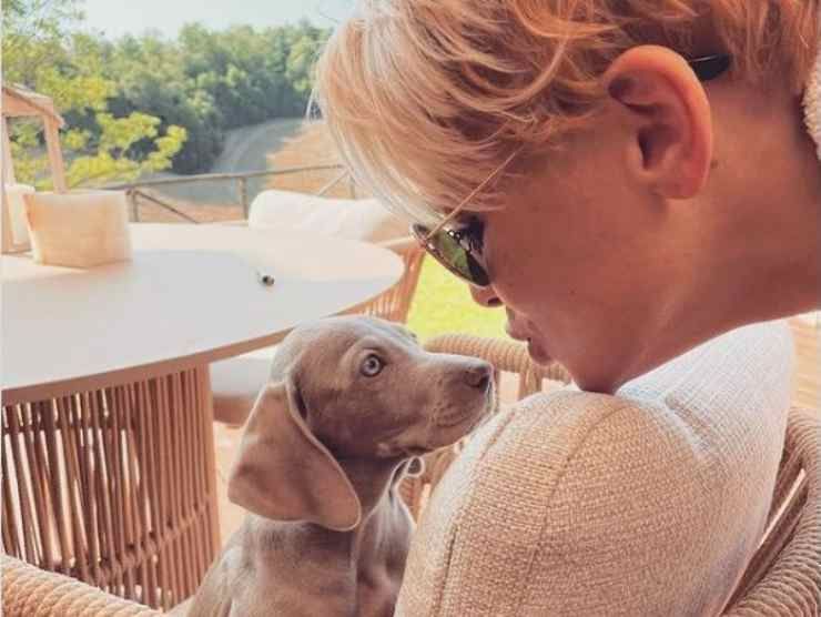 Francesca Pascale con il suo cagnolino (Instagram)