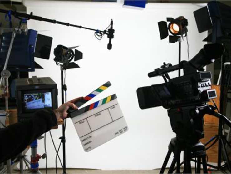 Il lavoro in una produzione cinematografica è remunerativo e molto divertente | Web Source