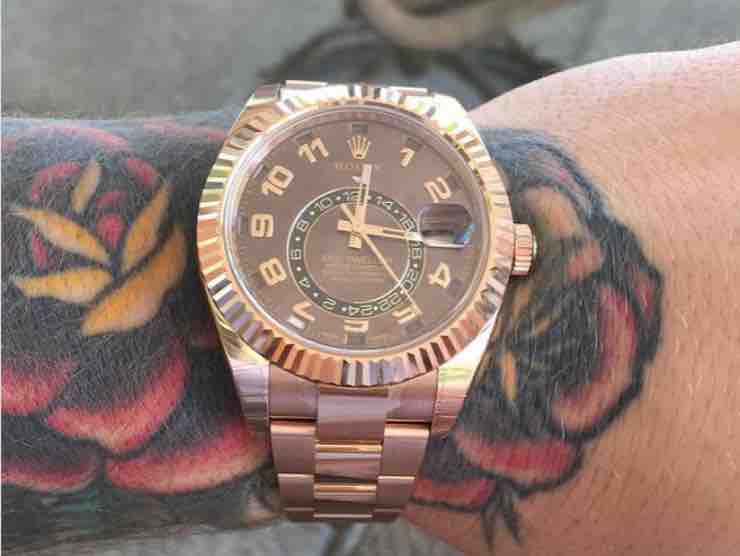 Il dolce "Galaxy Caramel" di Conor McGregor. Un preziosissimo Rolex Sky-Dweller in oro rosa | Instagram