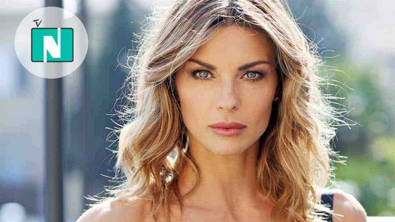 Martina Colombari | Web Source
