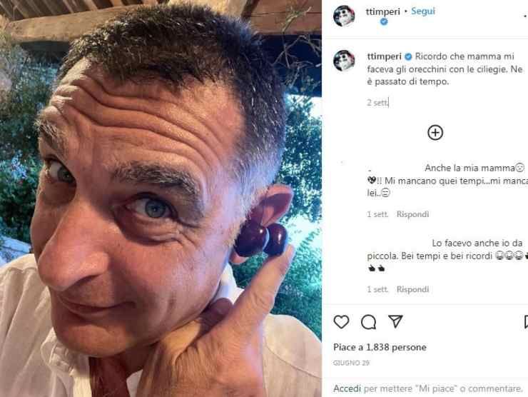 Tiberio Timperi con i suoi orecchini molto particolari (Instagram) 14.7.2022 newstv