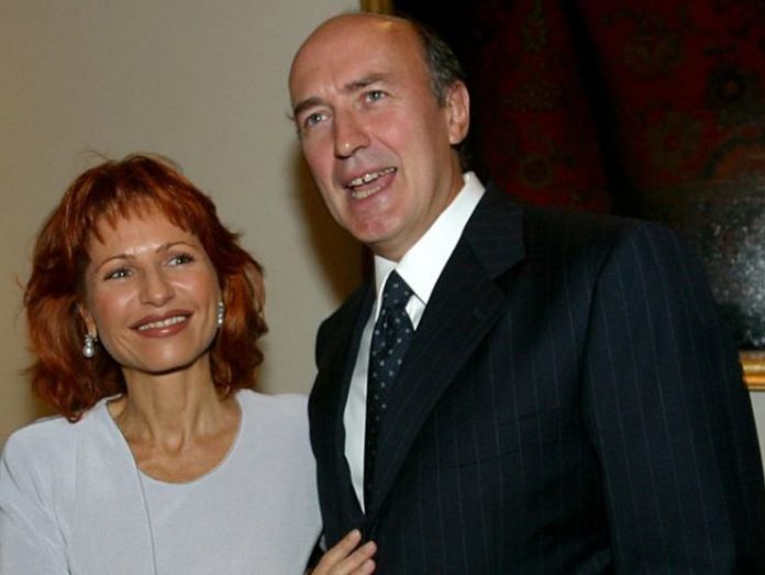 Lilli Gruber, dalla guerra al matrimonio Chi è il marito e come vivono Lilli Gruber, dalla guerra al matrimonio Chi è il marito e come vivono