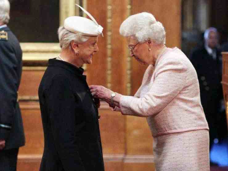 Lansbury e la regina