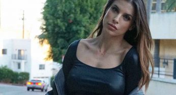 Elisabetta Canalis, si vede tutto: gli scatti bollenti fanno impazzire i fan
