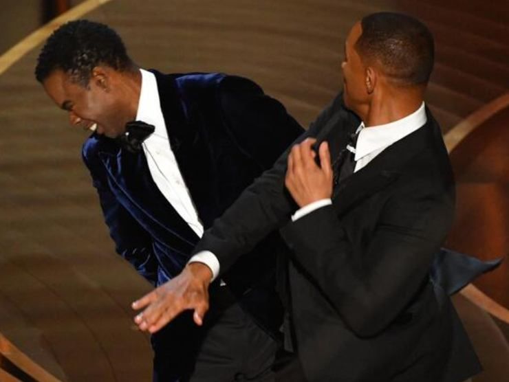 Lo schiaffo di Will Smith a Chris Rock (Ansa) 2.12.2022 newstv