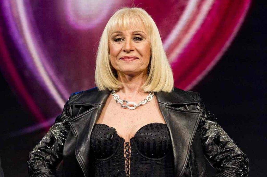 l flirt di Raffaella Carrà