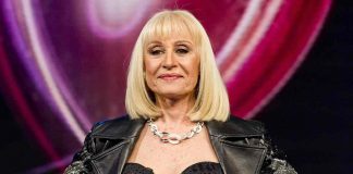 l flirt di Raffaella Carrà