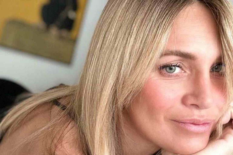 Katia Pedrotti, il costume è divino ma lo scatto post sole è tutto da