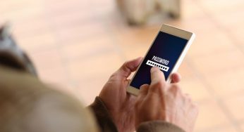 Come scoprire se le password che usiamo sono poco sicure: la funzione dello smartphone che ti salverà